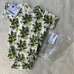 Kate Quinn Short sleeve lap neck bodysuit clover bouquet bamboo - 12-18m